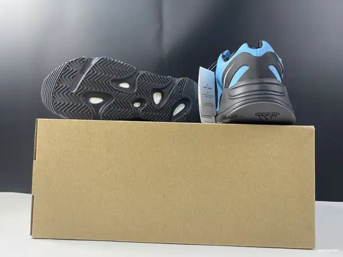 Boost Cyan' MNVN ADIDAS Yeezy GZ3079 'Bright 700 0702